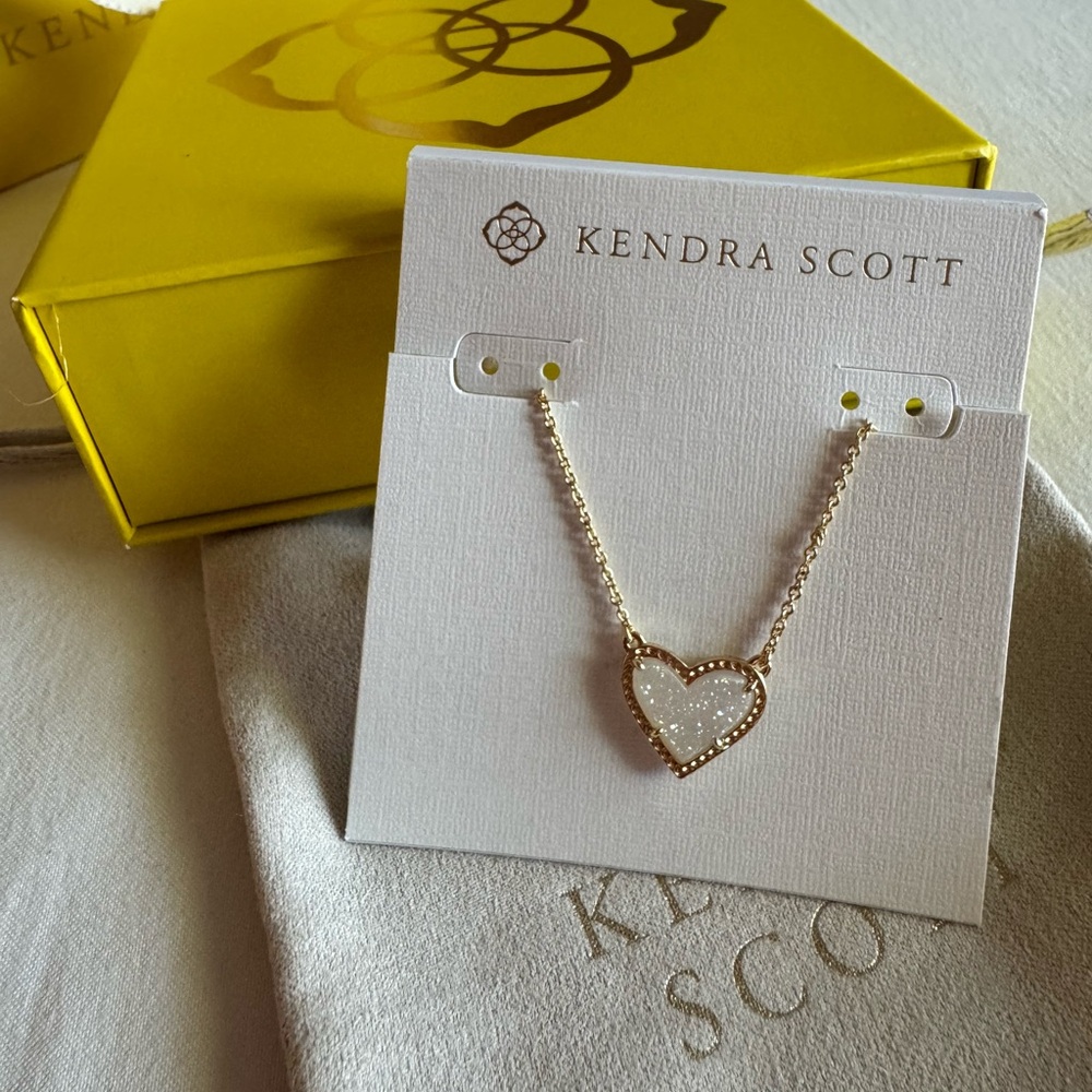 SOLD Kendra Scott Gold Ari Heart Pendant Necklace